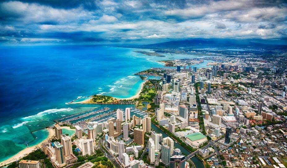 Safest Countries for Expat Women in Hawaii