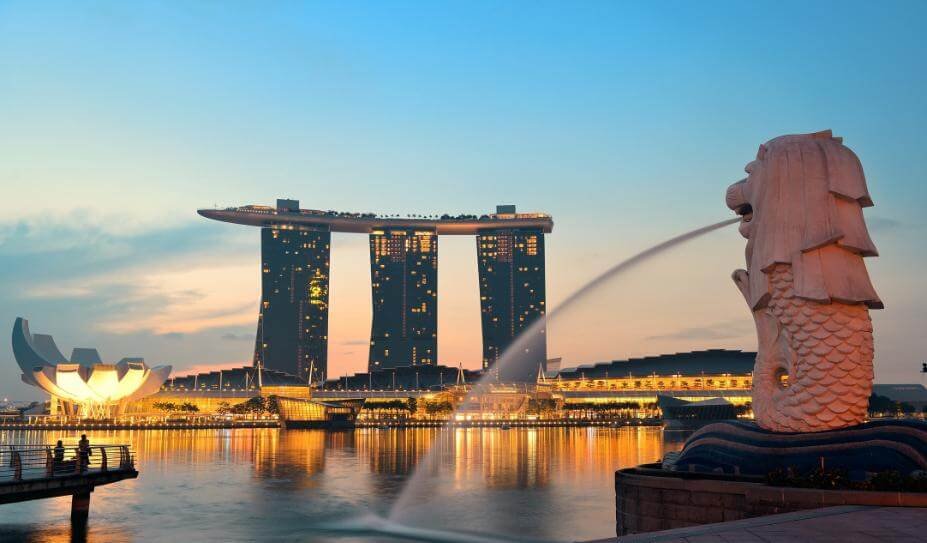 Safest Countries for Expat Women in Singapore